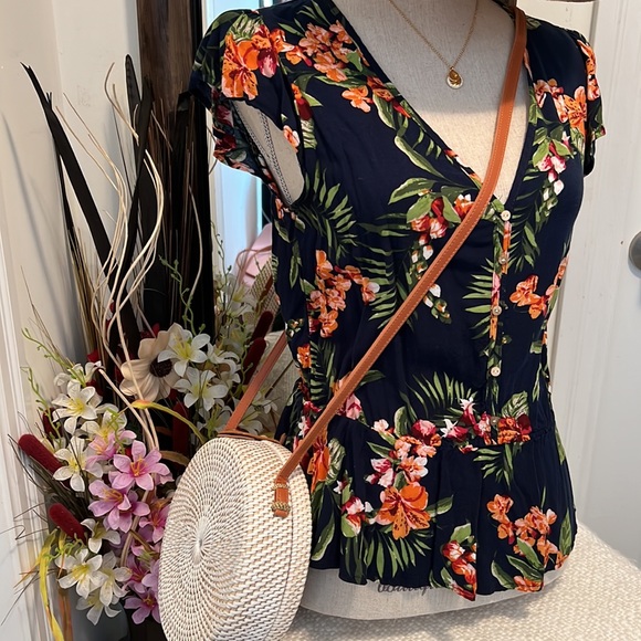 NWOT Rattan Round Crossbody Bag - Picture 4 of 7